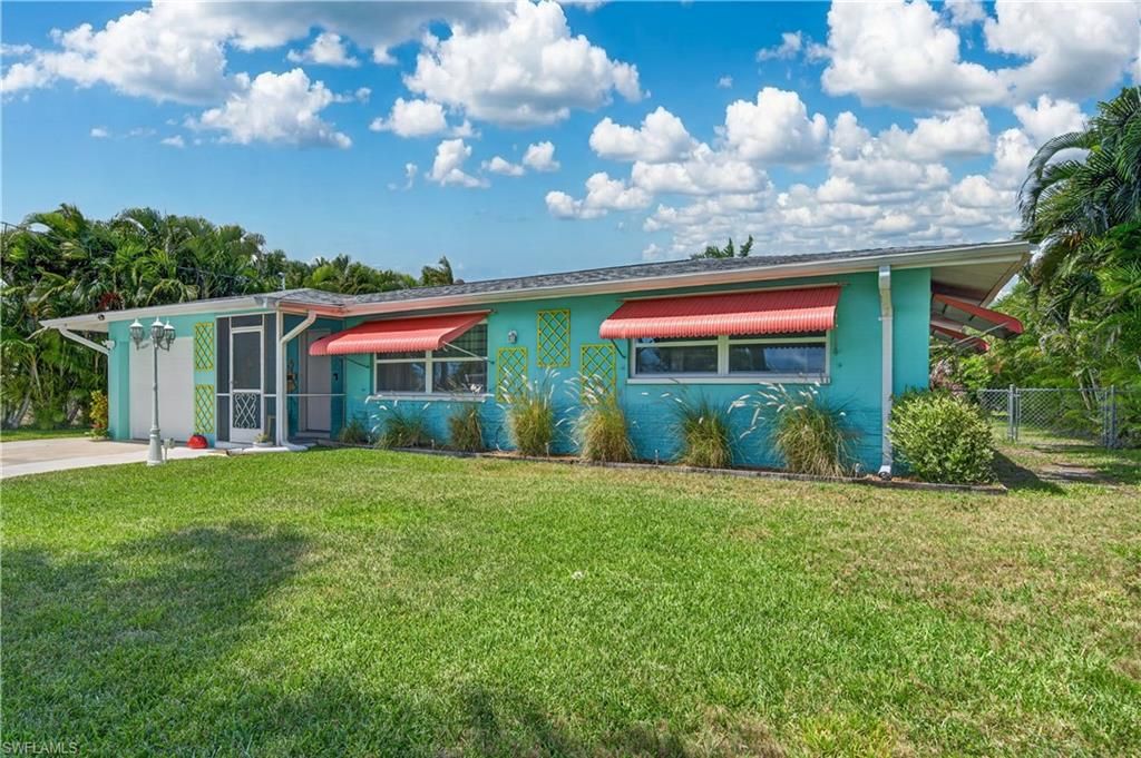 Image 34 of property listing at 1407 SE 30th ST, Cape Coral, FL 33904