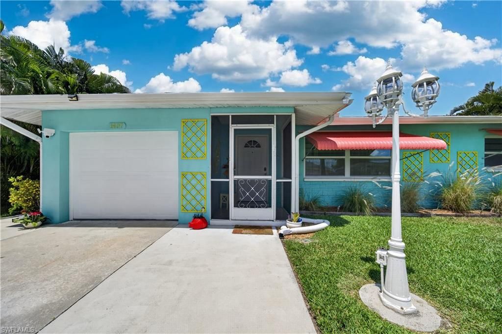 Image 35 of property listing at 1407 SE 30th ST, Cape Coral, FL 33904