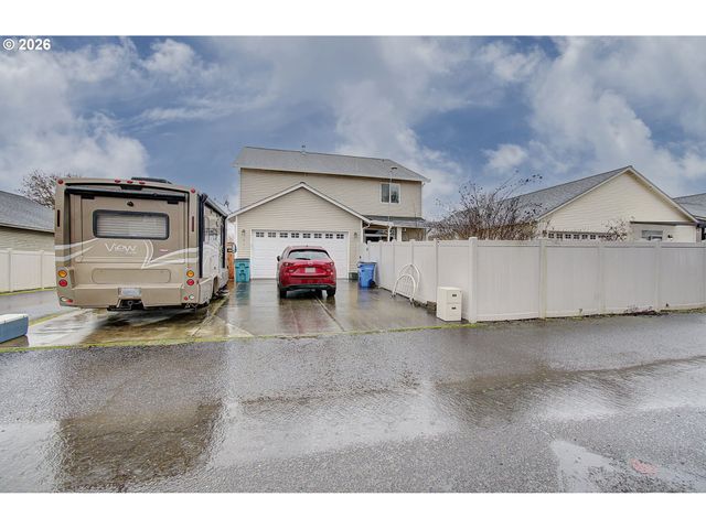 611 Nw 21ST Ave, Battle Ground, WA 98604