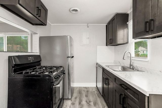 1118 S 36th Street, Kansas City, KS 66106