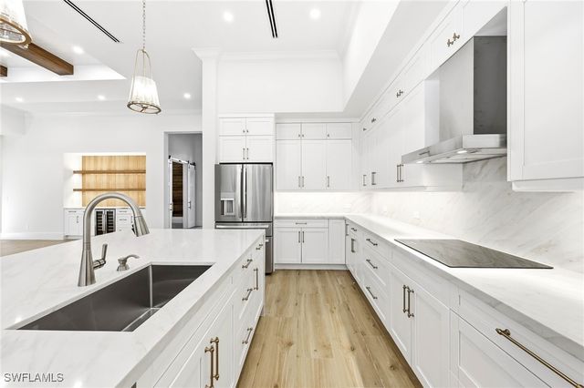 772 11th ST NW, Naples, FL 34120