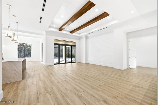 772 11th ST NW, Naples, FL 34120