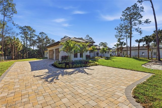 772 11th ST NW, Naples, FL 34120