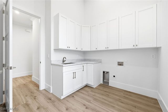 772 11th ST NW, Naples, FL 34120