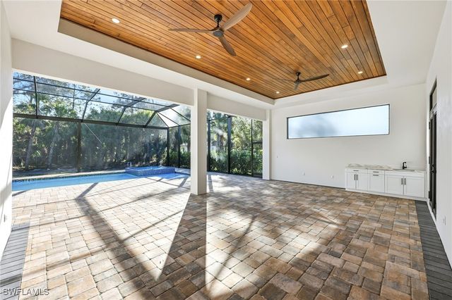 772 11th ST NW, Naples, FL 34120