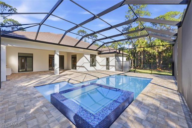 772 11th ST NW, Naples, FL 34120