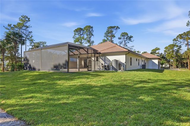 772 11th ST NW, Naples, FL 34120