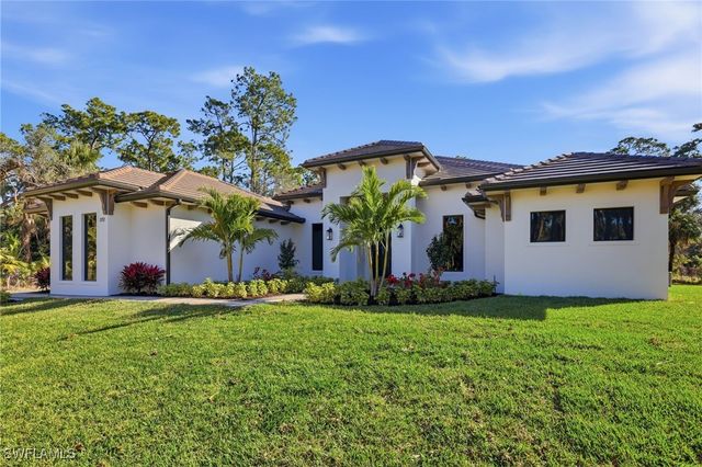 772 11th ST NW, Naples, FL 34120