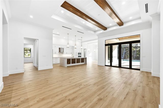 772 11th ST NW, Naples, FL 34120