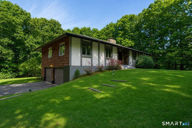 17 Wright Drive, Avon, CT 06001