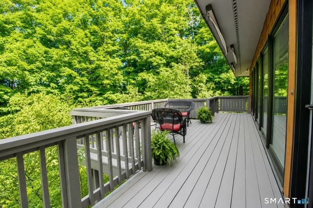 17 Wright Drive, Avon, CT 06001