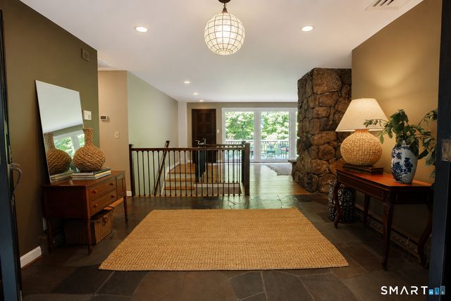 17 Wright Drive, Avon, CT 06001