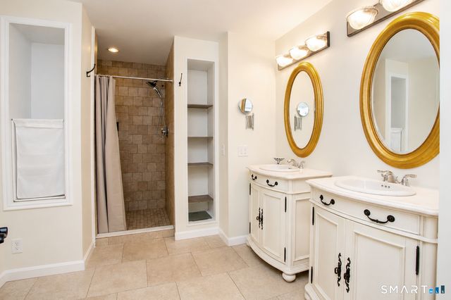 17 Wright Drive, Avon, CT 06001