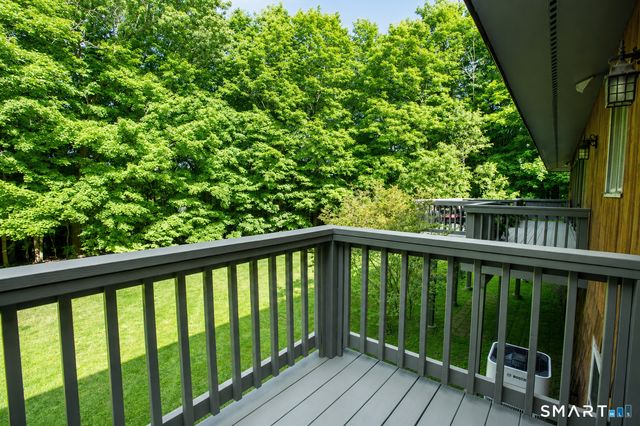 17 Wright Drive, Avon, CT 06001
