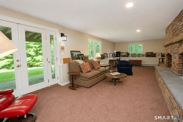17 Wright Drive, Avon, CT 06001