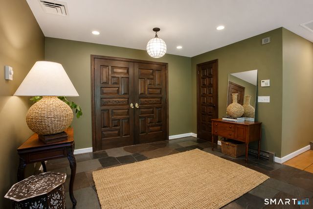 17 Wright Drive, Avon, CT 06001