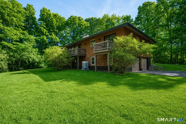 17 Wright Drive, Avon, CT 06001