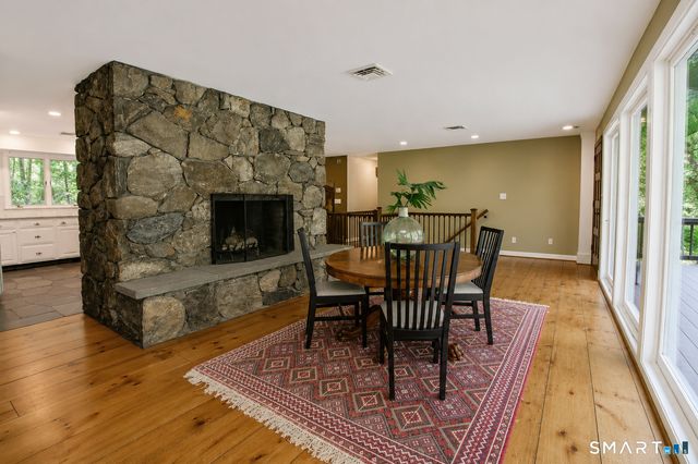 17 Wright Drive, Avon, CT 06001