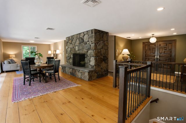 17 Wright Drive, Avon, CT 06001