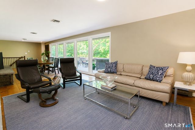 17 Wright Drive, Avon, CT 06001