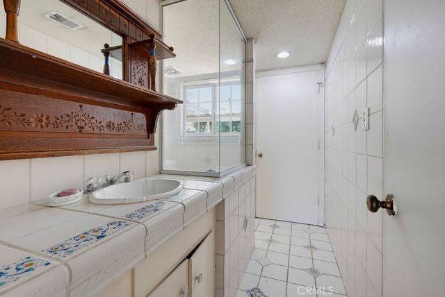 2681 Channing Way, Los Alamitos, CA 90720
