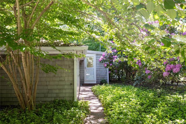 680 Private Road 17, Southold, NY 11971
