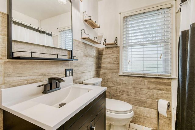 2108 Lacrosse Avenue, Saint Paul, MN 55119