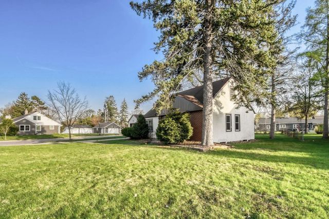 2108 Lacrosse Avenue, Saint Paul, MN 55119