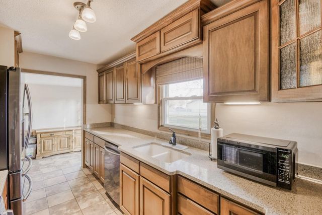 2108 Lacrosse Avenue, Saint Paul, MN 55119