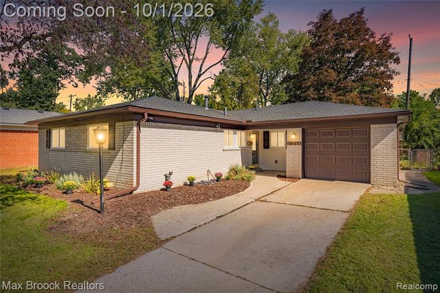 23244 Tuck Road, Farmington Hills, MI 48336