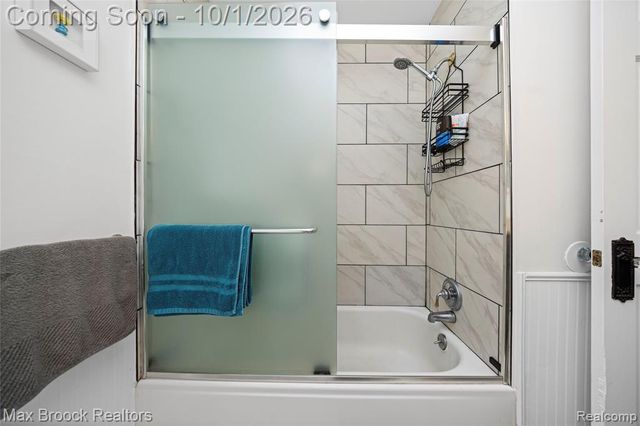 23244 Tuck Road, Farmington Hills, MI 48336