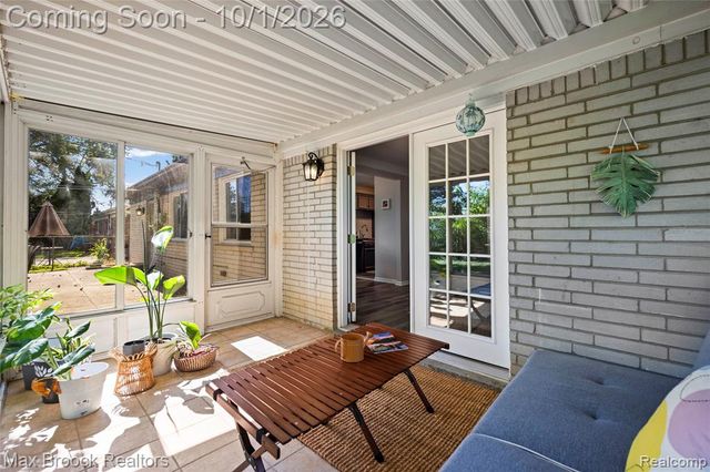 23244 Tuck Road, Farmington Hills, MI 48336