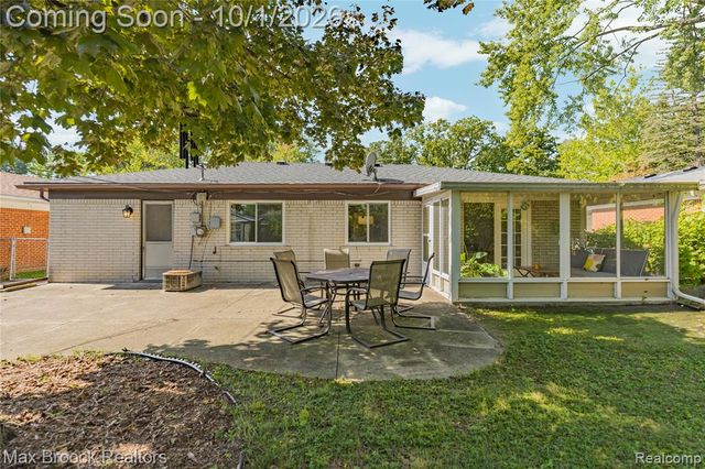 23244 Tuck Road, Farmington Hills, MI 48336