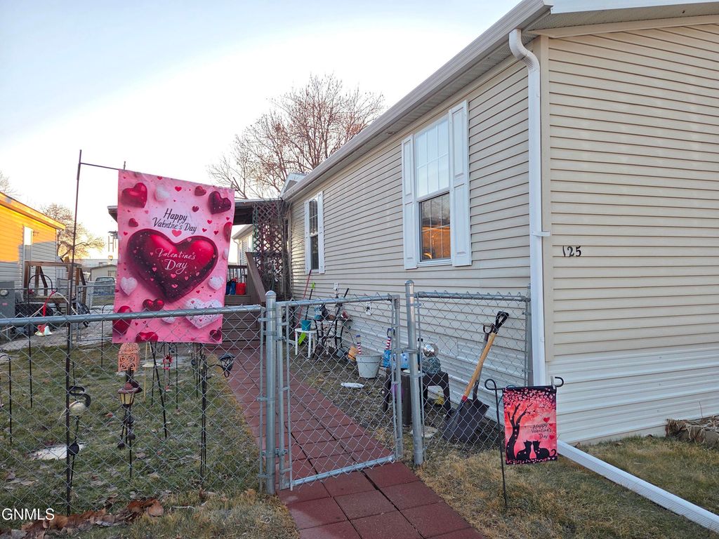 125 Maryland Street, Bismarck, ND 58504 photo 2