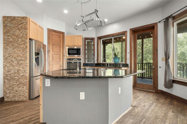 101 Firebird ST, Lakeway, TX 78734