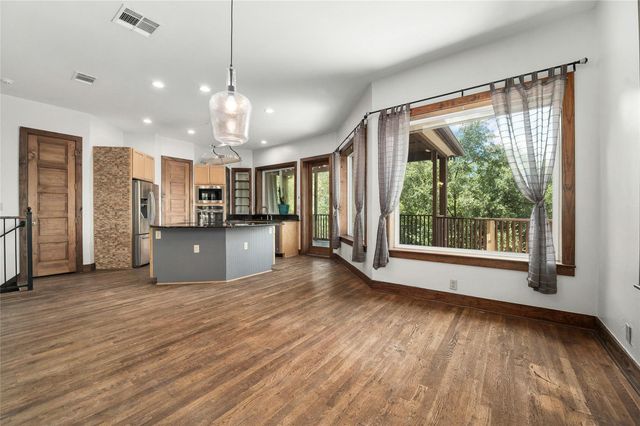 101 Firebird ST, Lakeway, TX 78734