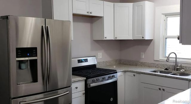 279 MADISON Avenue, Clawson, MI 48017