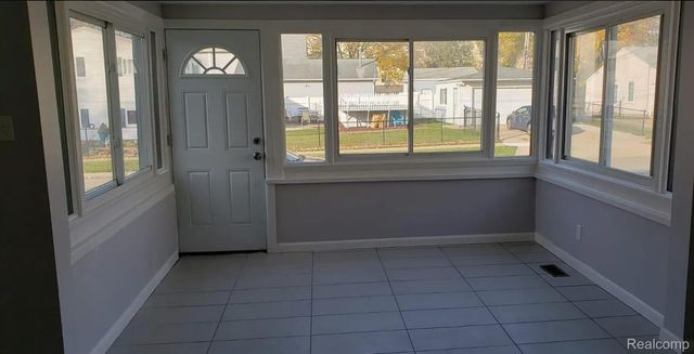 279 MADISON Avenue, Clawson, MI 48017