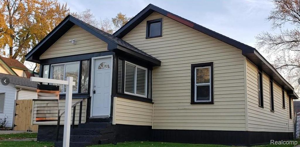 279 MADISON Avenue, Clawson, MI 48017
