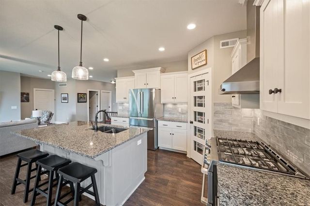 7365 N Lamar Drive, Kansas City, MO 64152