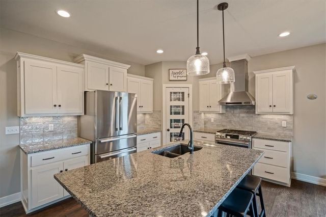 7365 N Lamar Drive, Kansas City, MO 64152