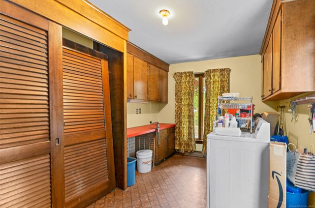 1000 Main Street, Somers, CT 06071