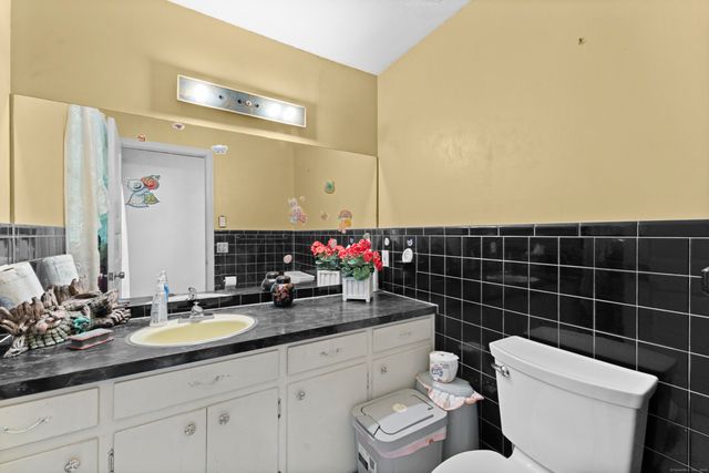 1000 Main Street, Somers, CT 06071