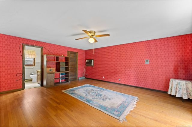 1000 Main Street, Somers, CT 06071