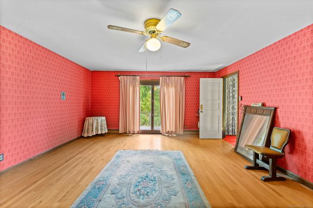 1000 Main Street, Somers, CT 06071