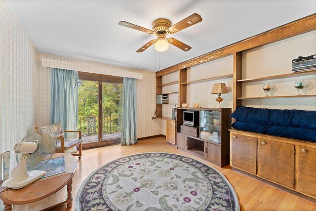 1000 Main Street, Somers, CT 06071