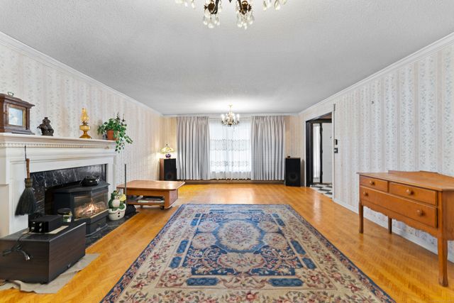 1000 Main Street, Somers, CT 06071