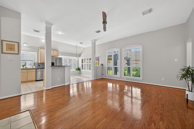 1111 Summer Brk, Sugar Land, TX 77479