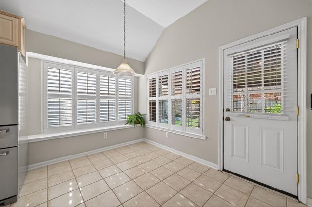 1111 Summer Brk, Sugar Land, TX 77479