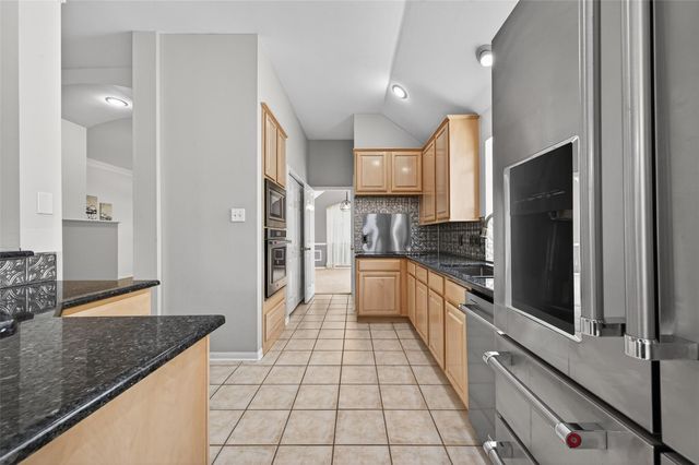 1111 Summer Brk, Sugar Land, TX 77479